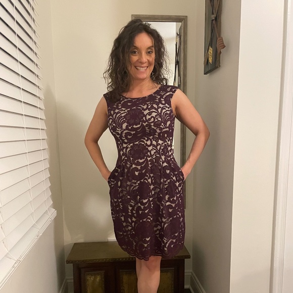 Vince Camuto Cap Sleeve Lace Wine Dress with Pockets - Picture 1 of 5